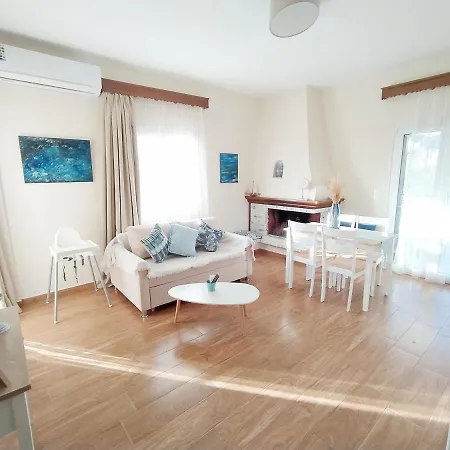 Stayatlenas Apartment *